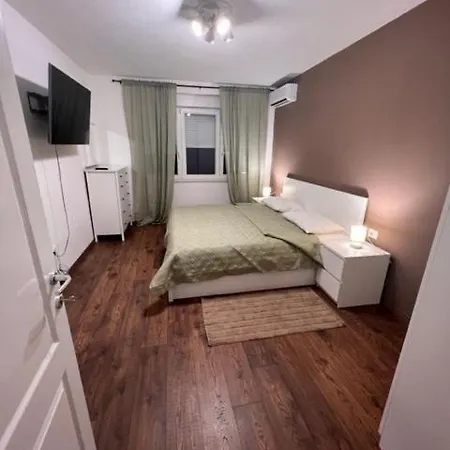 Sunny Apartment *