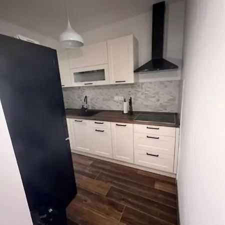 Sunny Apartment *